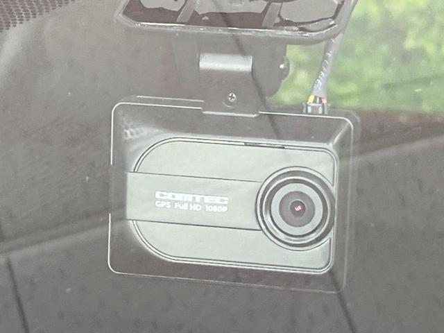 アクア Ｇブラックソフトレザーセレクション　純正ＳＤナビ　バックカメラ　禁煙車　レザーシート　ドラレコ　コーナーセンサー　スマートキー　ＥＴＣ　クルコン　純正　オートライト　オートエアコン　Ｂｌｕｅｔｏｏｔｈ　ＣＤ　ＤＶＤ再生（7枚目）