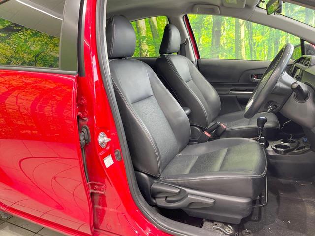 アクア Ｇブラックソフトレザーセレクション　純正ＳＤナビ　バックカメラ　禁煙車　レザーシート　ドラレコ　コーナーセンサー　スマートキー　ＥＴＣ　クルコン　純正　オートライト　オートエアコン　Ｂｌｕｅｔｏｏｔｈ　ＣＤ　ＤＶＤ再生（8枚目）