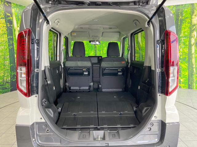 ���i�̂���������ʋ΁A���}���ɏ\���ȉ׎��X�y�[�X���m�ۂ��Ă���܂��B�Z�J���h�V�[�g��|���ƁA�傫�ȉו��̐ύڂ��\�ł���