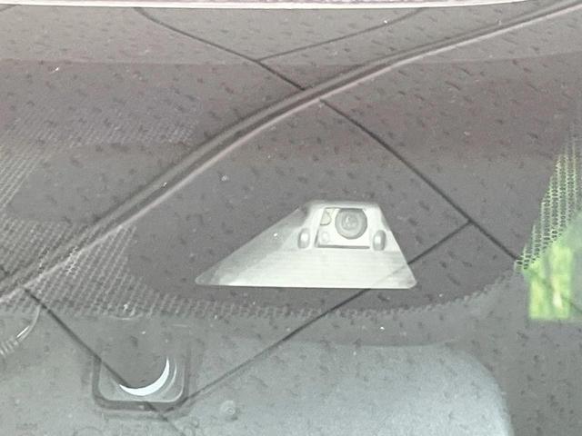 フリードハイブリッド ハイブリッド・ＥＸ　純正ＳＤナビ　衝突被害軽減システム　レーダークルーズ　両側電動ドア　後席モニター　バックカメラ　ドラレコ　スマートキー　ＨＩＤヘッド　ハーフレザーシート　前席シートエアコン　コーナーセンサー（3枚目）