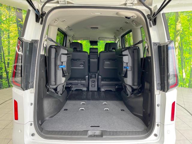 セレナ ｅ－パワー　ハイウェイスターＶ　純正ナビ　衝突被害軽減システム　プロパイロット　両側電動ドア　全周囲カメラ　スマートキー　ＬＥＤヘッド　ＥＴＣ２．０　コーナーセンサー　純正１６インチアルミ　オートハイビーム　車線逸脱警報（11枚目）