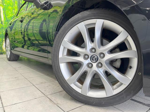 �y�����P�X�C���`�A���~�z�C�[���z�O�ςɃ}�b�`���������A���~�z�C�[���𑕒����Ă���܂��B�e��ЊO�A���~�z�C�[����A�X�^�b�h���X�^�C�����戵�����Ă���܂��B���񂲑��k����������