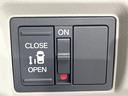 Ｎ－ＢＯＸ ベースグレード　電動スライドドア　バックカメラ　衝突被害軽減システム　レーダークルーズ　禁煙車　コーナーセンサー　スマートキー　ＬＥＤヘッド　車線逸脱警報　オートライト　オートエアコン　Ｂｌｕｅｔｏｏｔｈ（6枚目）
