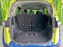 後席を格納すると、これだけの広さが！シーンに合わせたシートアレンジで、大きな荷物も積むことが出来ます♪