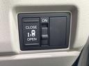 Ｎ－ＢＯＸ ベースグレード　電動スライドドア　衝突被害軽減装置　レーダークルーズ　禁煙車　コーナーセンサー　スマートキー　ＬＥＤヘッド　車線逸脱警報　誤発信抑制装置　オートエアコン　ＣＤプレイヤー　盗難防止装置（5枚目）