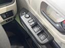 ベースグレード　電動スライドドア　衝突被害軽減装置　レーダークルーズ　禁煙車　コーナーセンサー　スマートキー　ＬＥＤヘッド　車線逸脱警報　誤発信抑制装置　オートエアコン　ＣＤプレイヤー　盗難防止装置（33枚目）