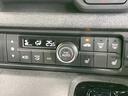 【オートエアコン】一度お好みの温度に設定すれば、車内の温度を検知し風量や温度を自動で調整。暑い…寒い…と何度もスイッチ操作をする必要はありません。快適な車内空間には必須の機能ですね♪
