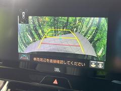 【バックカメラ】駐車時に後方がリアルタイム映像で確認できます。大型商業施設や立体駐車場での駐車時や、夜間のバック時に大活躍！運転スキルに関わらず、今や必須となった装備のひとつです！ 5