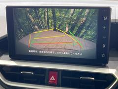 【バックカメラ】駐車時に後方がリアルタイム映像で確認できます。大型商業施設や立体駐車場での駐車時や、夜間のバック時に大活躍！運転スキルに関わらず、今や必須となった装備のひとつです！ 5