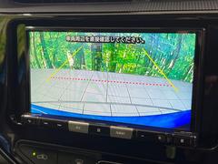 【バックカメラ】駐車時に後方がリアルタイム映像で確認できます。大型商業施設や立体駐車場での駐車時や、夜間のバック時に大活躍！運転スキルに関わらず、今や必須となった装備のひとつです！ 5