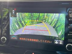 【バックカメラ】駐車時に後方がリアルタイム映像で確認できます。大型商業施設や立体駐車場での駐車時や、夜間のバック時に大活躍！運転スキルに関わらず、今や必須となった装備のひとつです！ 5