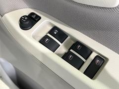 【電動格納ミラー】サイドミラーは電動格納式となっており、狭い駐車場でもキズがつくリスクを抑えられます。 7