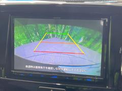 【バックカメラ】駐車時に後方がリアルタイム映像で確認できます。大型商業施設や立体駐車場での駐車時や、夜間のバック時に大活躍！運転スキルに関わらず、今や必須となった装備のひとつです！ 5