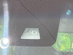 【スマートアシスト】走行中に前方の車両等を認識し、衝突しそうな時は警報とブレーキで衝突回避と被害軽減をアシスト。より安全にドライブをお楽しみいただけます。 3