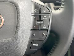 【レーダークルーズコントロール】高速道路での長距離走行が楽に！！自動で速度を保つクルーズコントロールが、衝突軽減システムと連携し、前方の車両を感知して車間を保つように速度調節してくれます！！ 5