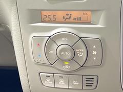 【オートエアコン】一度お好みの温度に設定すれば、車内の温度を検知し風量や温度を自動で調整。暑い…寒い…と何度もスイッチ操作をする必要はありません。快適な車内空間には必須の機能ですね♪ 6
