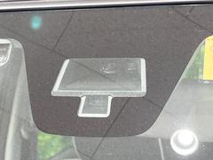 【スズキ　セーフティサポート】走行中に前方の車両等を認識し、衝突しそうな時は警報とブレーキで衝突回避と被害軽減をアシスト。より安全にドライブをお楽しみいただけます。 4