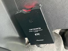 【ＥＴＣ】高速道路の料金所をストレスなく通過！話題のスポットやサービスエリアに多い「スマートIntercooler」利用時は必須のアイテムです。当店でセットアップを実施、ご納車当日からすぐにご利用いただけます！ 5