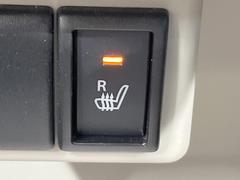 【シートヒーター】寒い日に重宝するシートヒーター！エアコンより早く温まってくれるので寒がりの人も安心ですね♪エアコンの温風は乾燥するから苦手、という方にもをおすすめです。 7