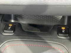 【シートヒーター】寒い日に重宝するシートヒーター！エアコンより早く温まってくれるので寒がりの人も安心ですね♪エアコンの温風は乾燥するから苦手、という方にもをおすすめです。 7