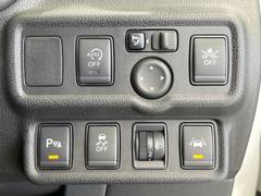 【クリアランスソナー】バンパーに付いたセンサーが障害物を検知！一定の距離に近づくとアラートで教えてくれます♪狭い駐車スペースや車庫入れ時も安心ですね☆ 5