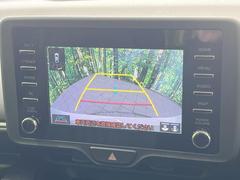 【バックカメラ】駐車時に後方がリアルタイム映像で確認できます。大型商業施設や立体駐車場での駐車時や、夜間のバック時に大活躍！運転スキルに関わらず、今や必須となった装備のひとつです！ 5