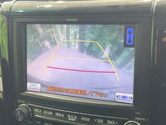【バックカメラ】駐車時に後方がリアルタイム映像で確認できます。大型商業施設や立体駐車場での駐車時や、夜間のバック時に大活躍！運転スキルに関わらず、今や必須となった装備のひとつです！ 5