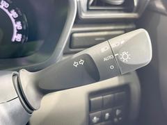 �ڥ����ȥ饤�ȡۼ�������뤵�˱����Ƽ�ư�ǥإåɥ饤�Ȥ��������������Ǥ��뵡ǽ�Ǥ����饤�Ȥ��դ�˺�졦�ä�˺��ʤɤ�̵���ʤꡢ��������ͼ�������Ԥ�¿����ȥ�ͥ��̲���������Ǥ��͢� 6