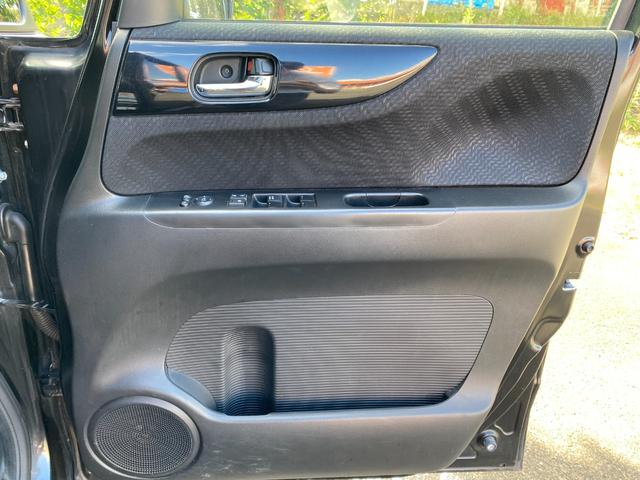 写真は４０枚以上撮るようにしています。装備品だけでなく、傷の写真など車の状態がわかるように心がけております。追加で見たいところがある場合は気軽にお問い合わせください♪