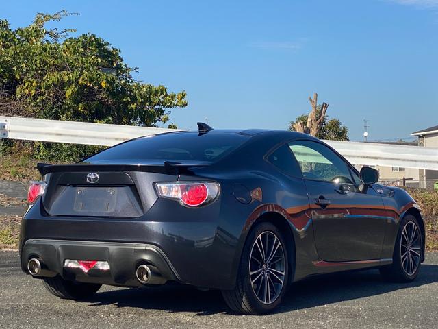 ８６ ＧＴリミテッド　禁煙車　ナビ　ＴＶ　ＤＶＤ　Ｂｌｕｅｔｏｏｔｈ　バックカメラ　スマートキー２個　プッシュスタート　トヨタメンテ歴（3枚目）