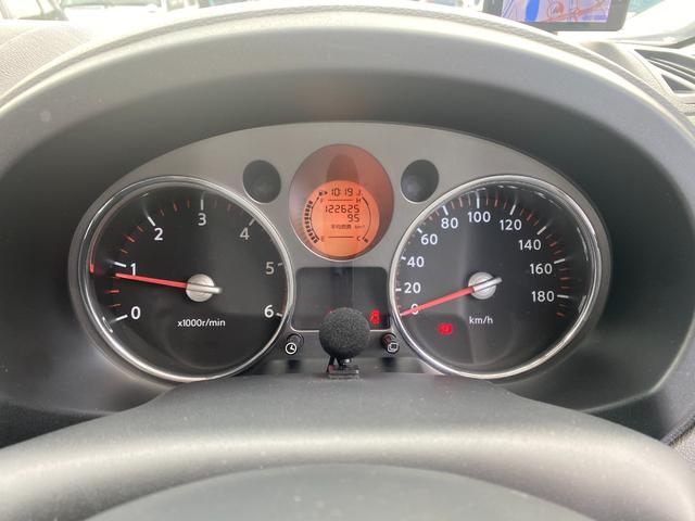 車内清掃はヒダカ　アルカリ電解水を使って仕上げます。除菌・消臭効果があり、汚れを分解したあとは水になるので、人体への影響もございません。さらに市販のアルカリ電解水と違い塩化ナトリウムも一切含みません☆