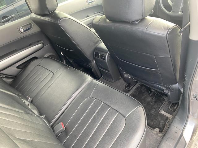 写真は４０枚以上撮るようにしています。装備品だけでなく、傷の写真など車の状態がわかるように心がけております。追加で見たいところがある場合は気軽にお問い合わせください♪