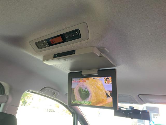 ヴォクシー ＺＳ　１オーナー禁煙車　後席モニター　前後ドラレコ　ＴＶ　ＤＶＤ　Ｂｌｕｅｔｏｏｔｈ　バックカメラ　両側電動ドア　スマートキー２個（7枚目）
