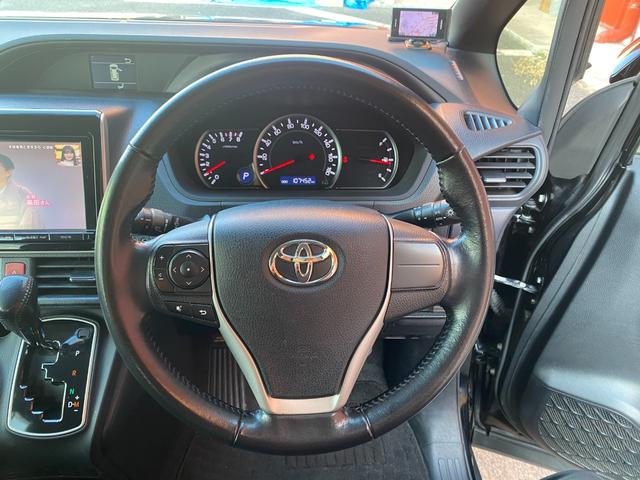 ヴォクシー ＺＳ　１オーナー禁煙車　後席モニター　前後ドラレコ　ＴＶ　ＤＶＤ　Ｂｌｕｅｔｏｏｔｈ　バックカメラ　両側電動ドア　スマートキー２個（11枚目）