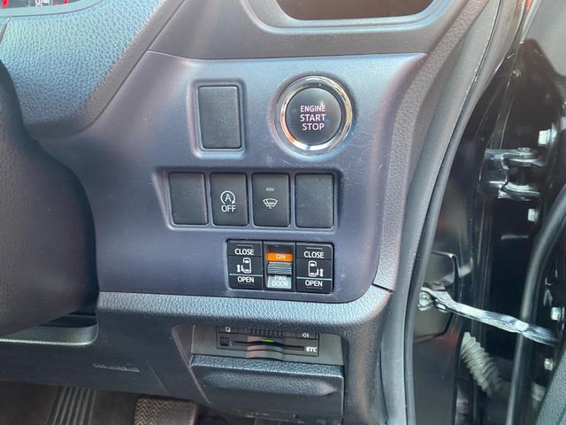 ヴォクシー ＺＳ　１オーナー禁煙車　後席モニター　前後ドラレコ　ＴＶ　ＤＶＤ　Ｂｌｕｅｔｏｏｔｈ　バックカメラ　両側電動ドア　スマートキー２個（15枚目）