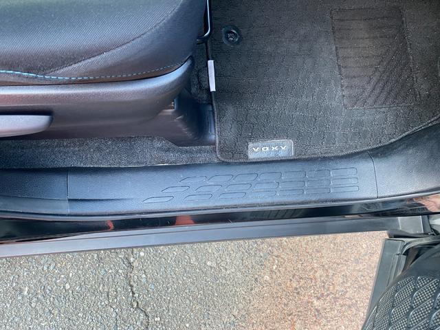 ヴォクシー ＺＳ　１オーナー禁煙車　後席モニター　前後ドラレコ　ＴＶ　ＤＶＤ　Ｂｌｕｅｔｏｏｔｈ　バックカメラ　両側電動ドア　スマートキー２個（16枚目）