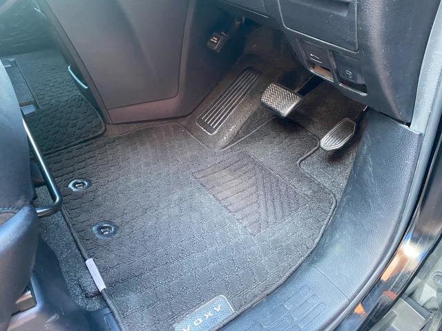 ヴォクシー ＺＳ　１オーナー禁煙車　後席モニター　前後ドラレコ　ＴＶ　ＤＶＤ　Ｂｌｕｅｔｏｏｔｈ　バックカメラ　両側電動ドア　スマートキー２個（31枚目）