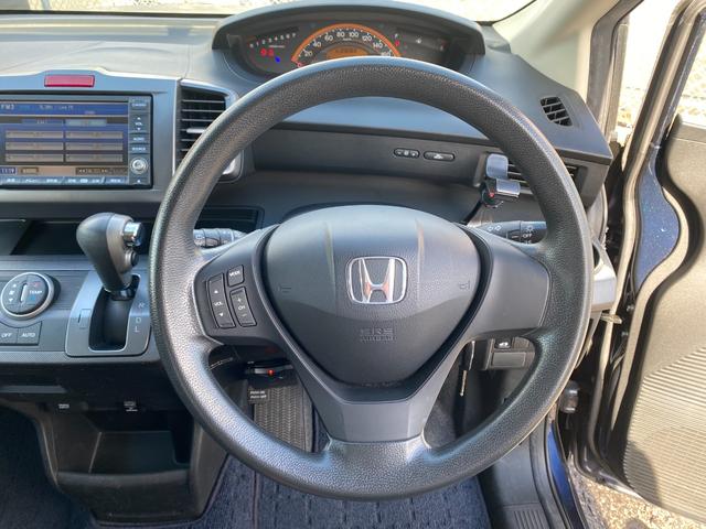 �����̂R�U�O�x�摜�̓��C���ɂĂ����肷�邱�Ƃ��\�ł��B���C���ł����肷��ƁA�J�����𓮂����Ď��ۂɏ���Ă���悤�ȃo�[�`�����̌����ł��܂��I�ʔ����ł���B���₢���킹����������