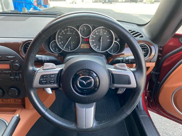 �����̂R�U�O�x�摜�̓��C���ɂĂ����肷�邱�Ƃ��\�ł��B���C���ł����肷��ƁA�J�����𓮂����Ď��ۂɏ���Ă���悤�ȃo�[�`�����̌����ł��܂��I�ʔ����ł���B���₢���킹����������