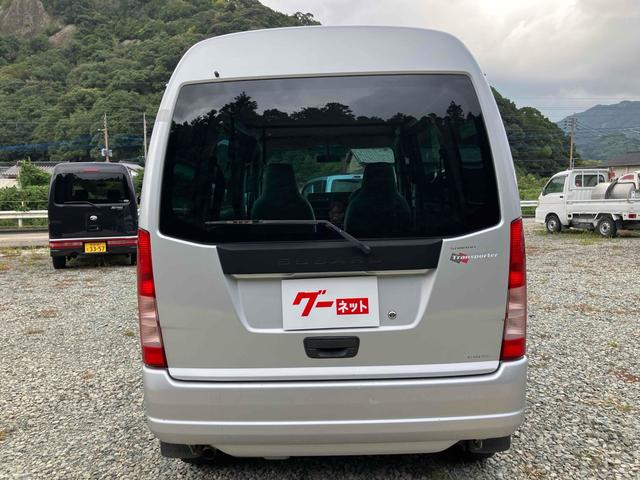サンバーバン トランスポーター　軽バン　ＭＴ　両側スライドドア　キーレスエントリー　エアコン　パワーウィンドウ　運転席エアバッグ　ＣＤ（8枚目）