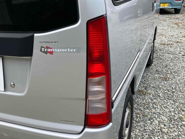 サンバーバン トランスポーター　軽バン　ＭＴ　両側スライドドア　キーレスエントリー　エアコン　パワーウィンドウ　運転席エアバッグ　ＣＤ（13枚目）