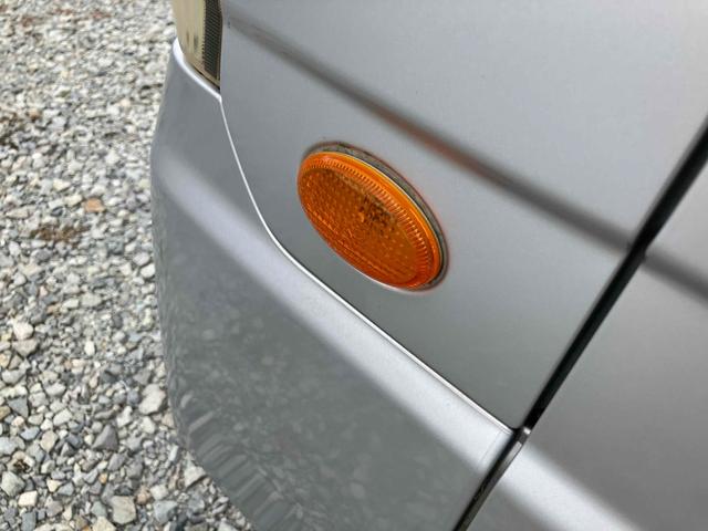 サンバーバン トランスポーター　軽バン　ＭＴ　両側スライドドア　キーレスエントリー　エアコン　パワーウィンドウ　運転席エアバッグ　ＣＤ（20枚目）