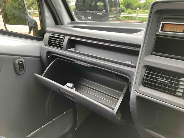 サンバーバン トランスポーター　軽バン　ＭＴ　両側スライドドア　キーレスエントリー　エアコン　パワーウィンドウ　運転席エアバッグ　ＣＤ（26枚目）