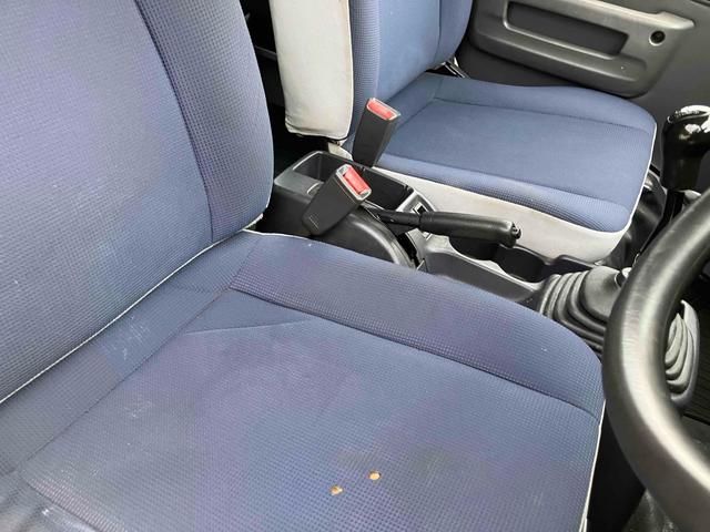 サンバーバン トランスポーター　軽バン　ＭＴ　両側スライドドア　キーレスエントリー　エアコン　パワーウィンドウ　運転席エアバッグ　ＣＤ（42枚目）
