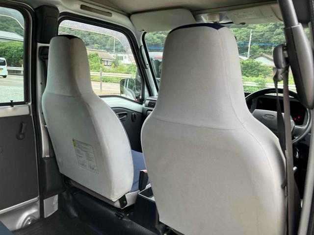 サンバーバン トランスポーター　軽バン　ＭＴ　両側スライドドア　キーレスエントリー　エアコン　パワーウィンドウ　運転席エアバッグ　ＣＤ（44枚目）