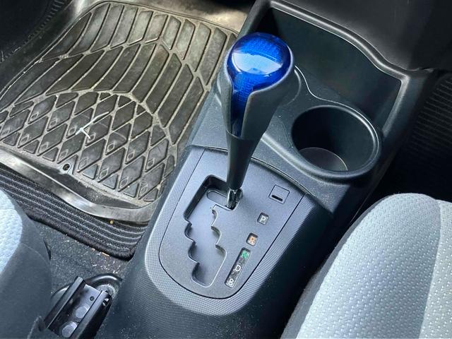 アクア Ｌ　ドライブレコーダー　ＥＴＣ　電動格納ミラー　ＣＶＴ　盗難防止システム　衝突安全ボディ　ＡＢＳ　ＥＳＣ　ＣＤ　エアコン（6枚目）