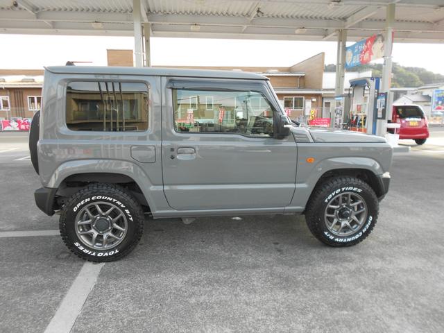 ジムニー XC デュアルカメラブレーキサポート/ケンウッド8インチフルセグナビ/Bモニター/ETC/前後ドラレコ/クルコン/プッシュスタート/前席革調シートカバー/LEDライト/シートヒーター/純正アルミ/禁煙車(4枚目)