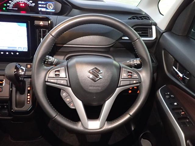 【パドルシフト】・【ステアリングオーディオ】・【アダプティブクルーズコントロール】など多機能！