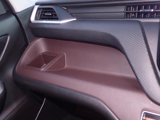 助手席周りもきれいです。お好みの方は是非！