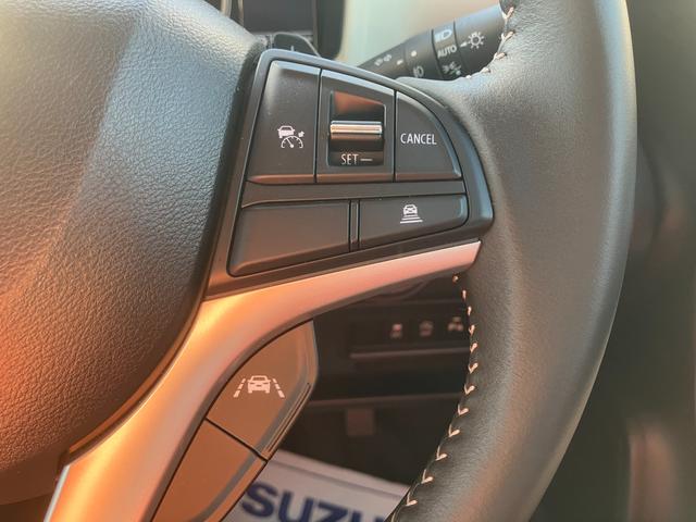 手を離さず安全装備操作【アダプティブクルーズコントロール】（車線逸脱抑制機能付）。